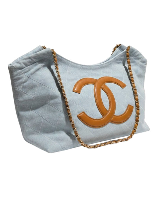 The C . h . a . n . e . l Coco Beach